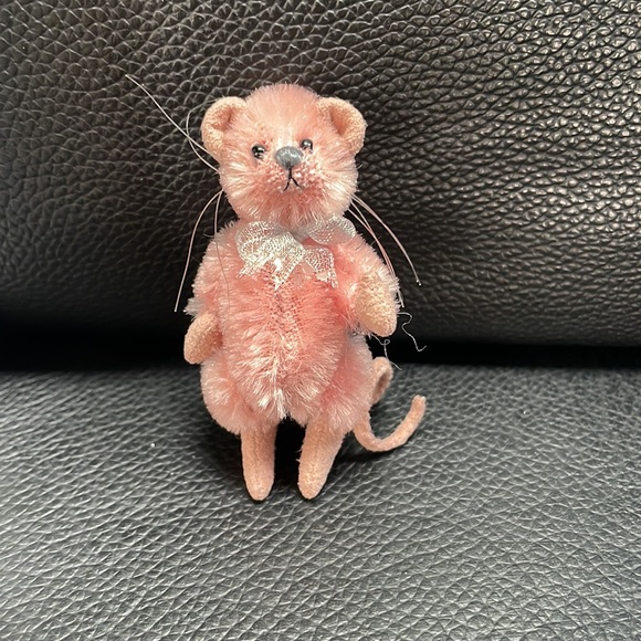 Signed and Numbered Deb Canham “Sugar” Mouse Figurine - Picture 2 of 11